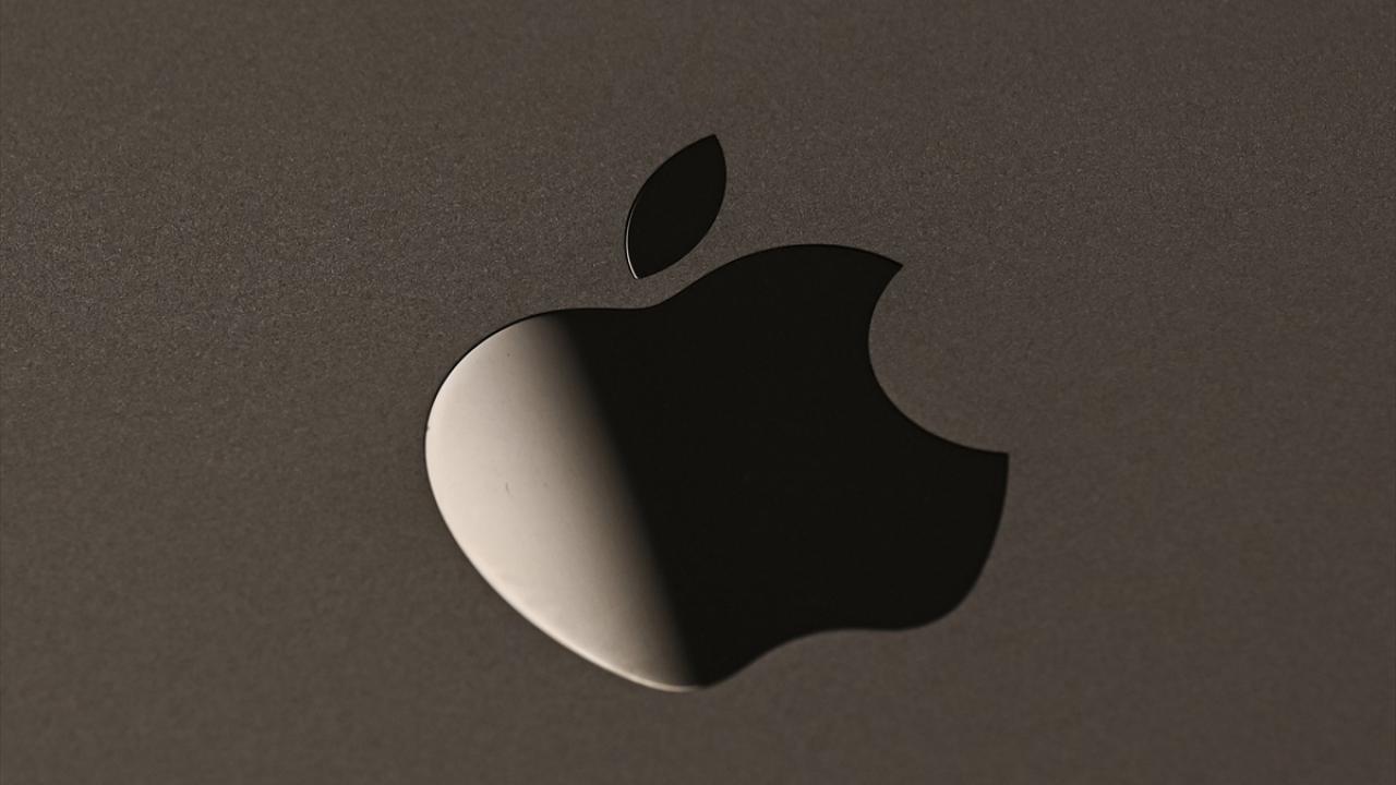 apple-aa-2164125.jpg