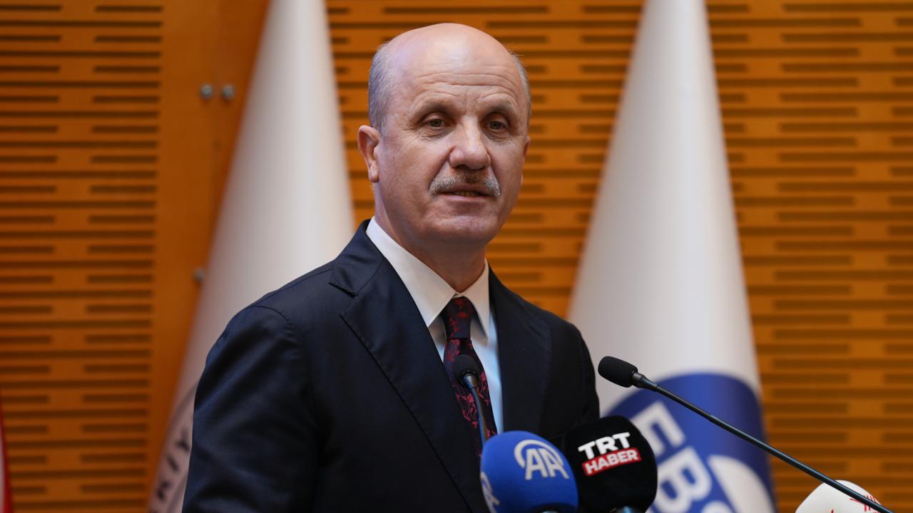 erol-ozvar-2452459.jpg