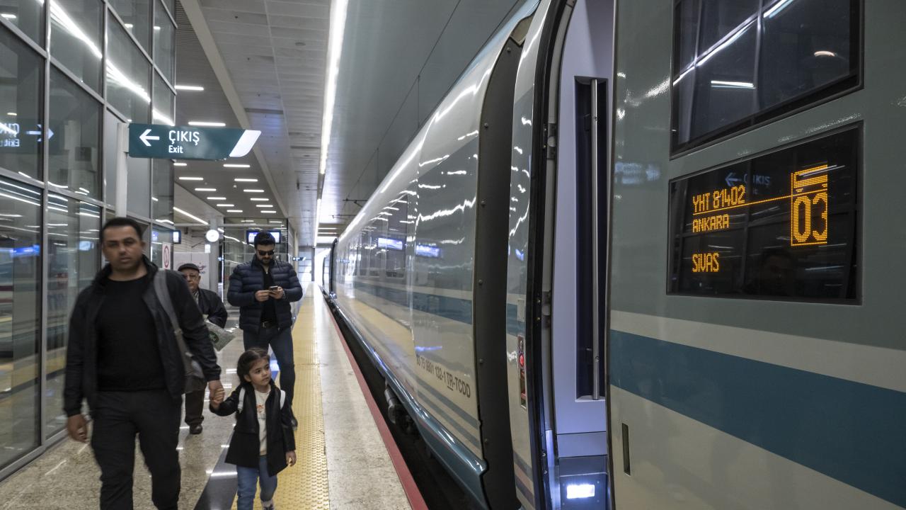 ankara-yht-2411759.jpg