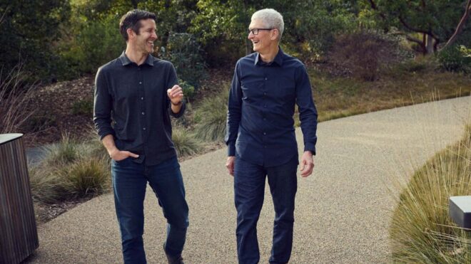 Tim Cook, yeni Apple CEO'su John Ternus hakkında konuştu