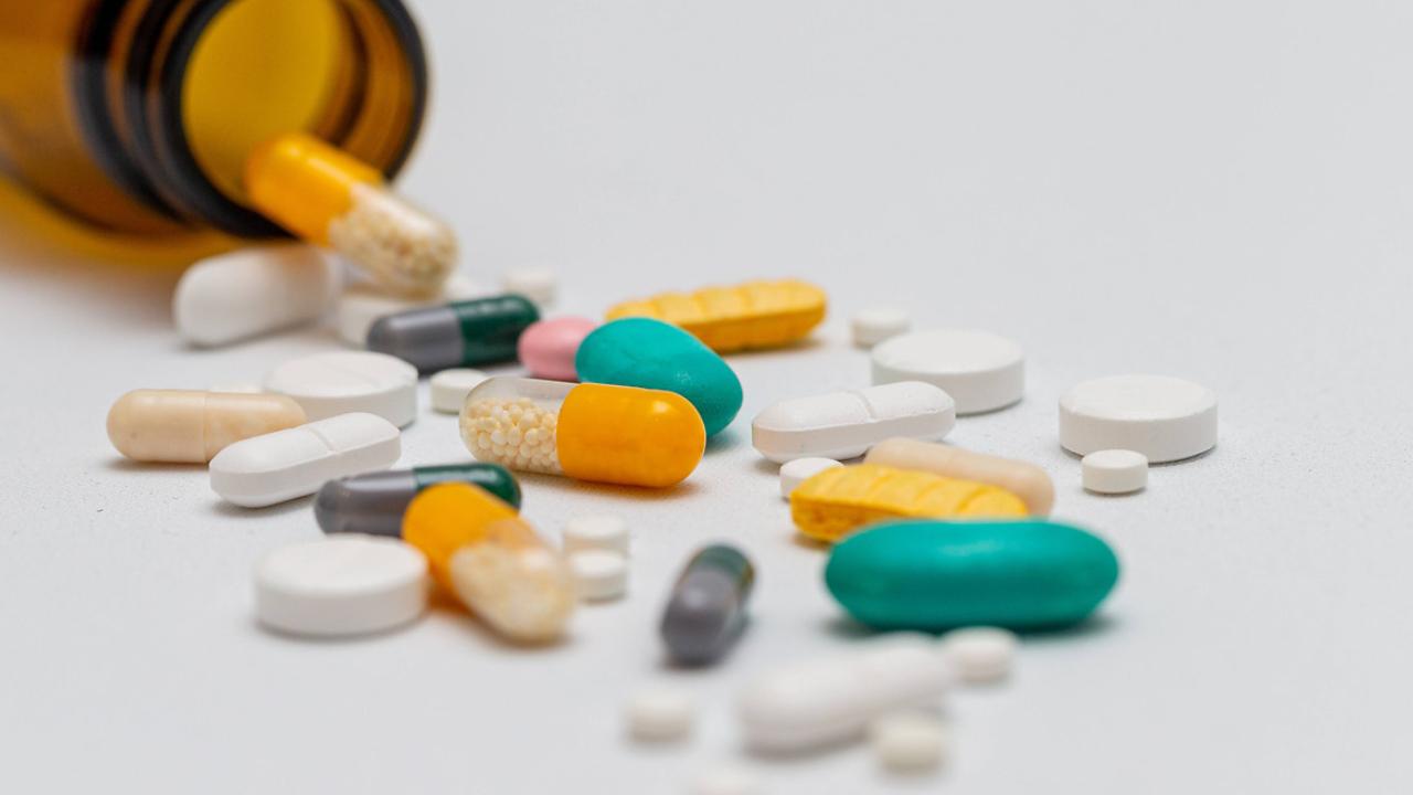 vitamin-ilac-depophotos-1479294.jpg