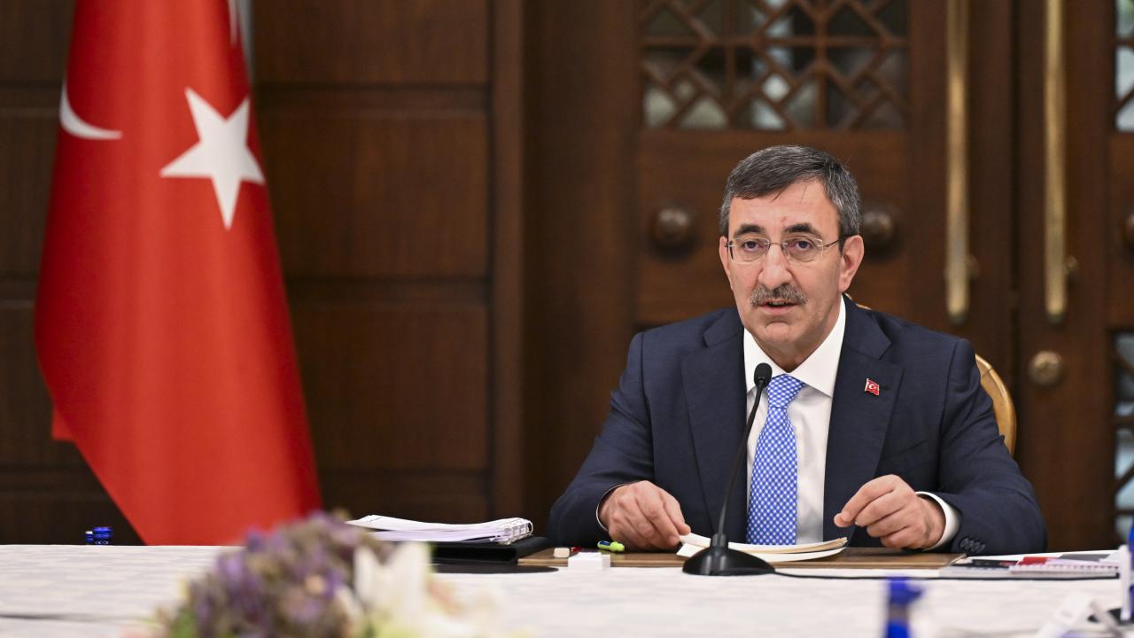 cevdet-yilmaz-2376786.jpg