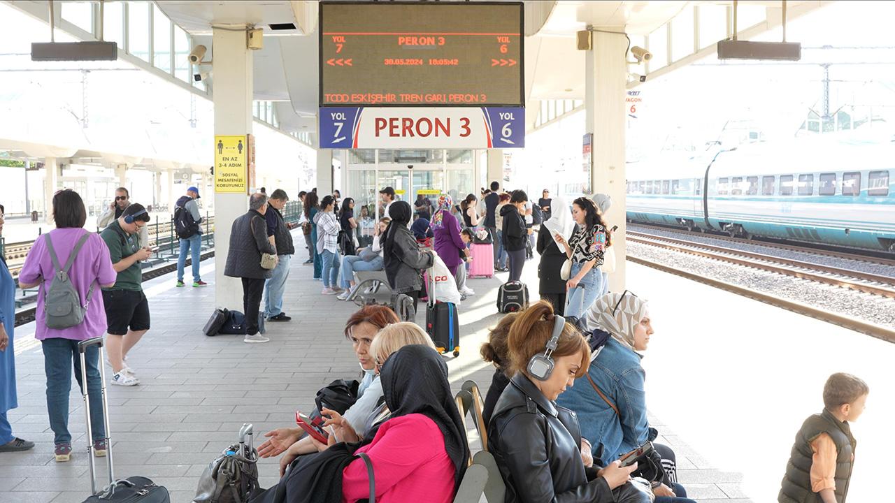 tren-dha-2237998.jpg