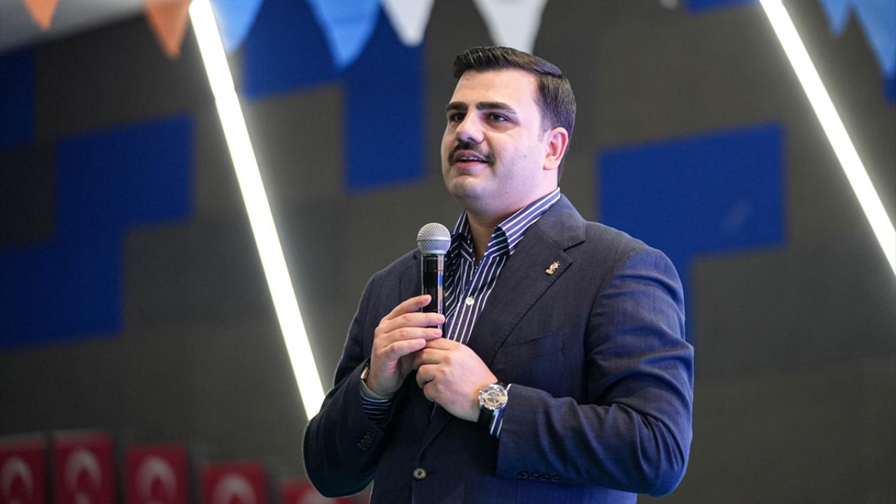 eyup-kadir-inan-aa-2498093.jpg