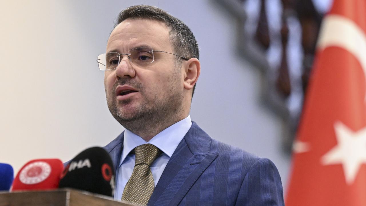 akin-gurlek-aa-2463172.jpg