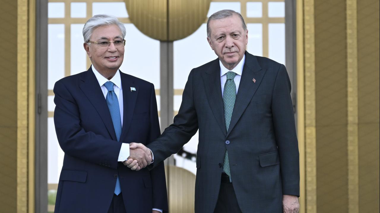 erdogan-tokayev-2385047.jpg
