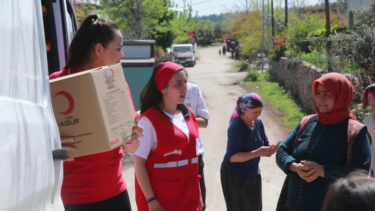 turk-kizilay-gonullu-2498757.jpg
