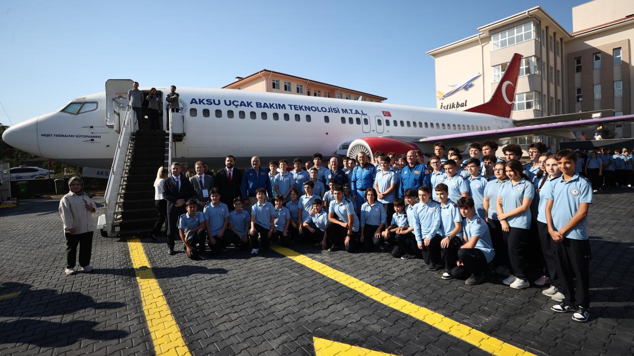 astronot-antalya-aa-2494203.jpg