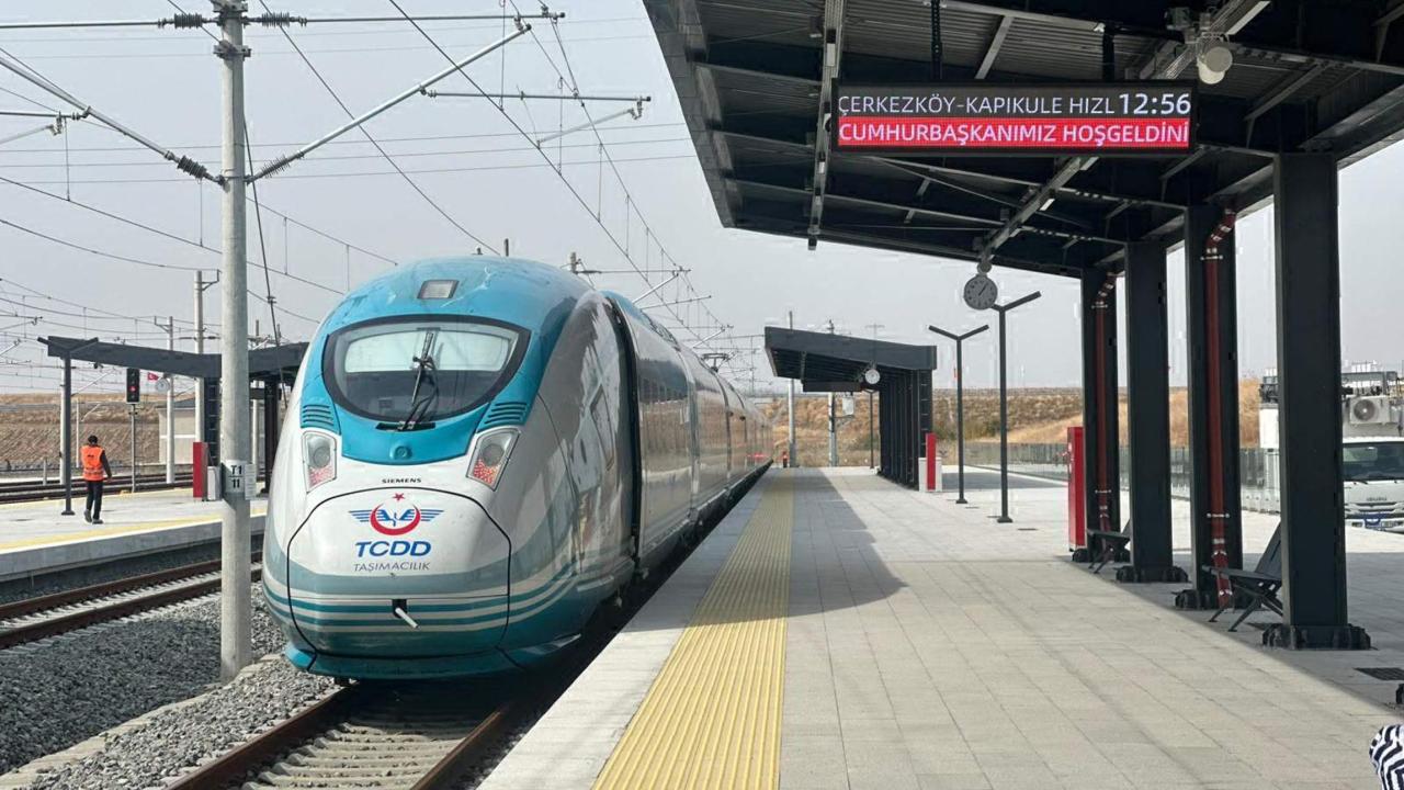 hizli-tren-dha-2494486.jpg