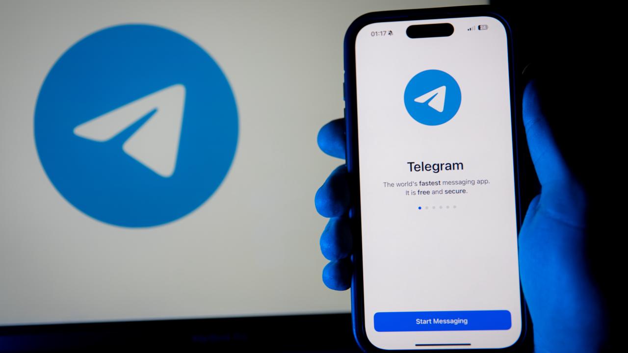 telegram-aa-2371810.jpg