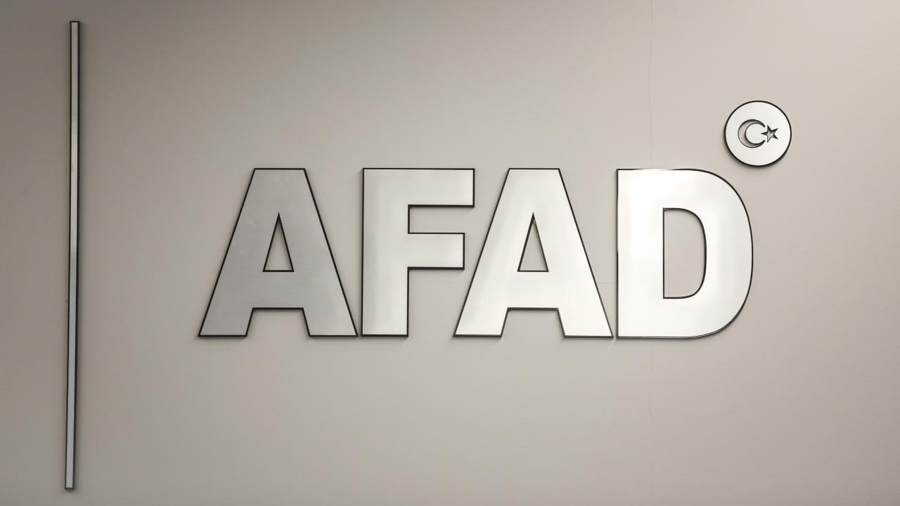afad-aa-2166725.jpg