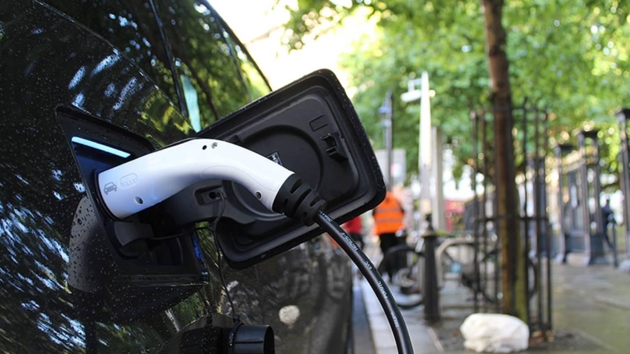 elektrik-elektrikli-arac-1490603.jpg