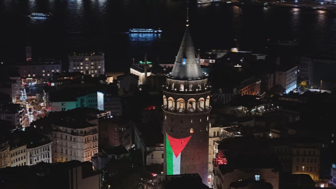 galata-kulesi-bayrak-dha-2494196.jpg