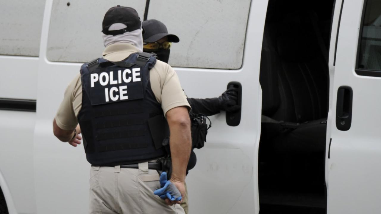 ice-polis-ice-ajani-gett-2346244.jpg