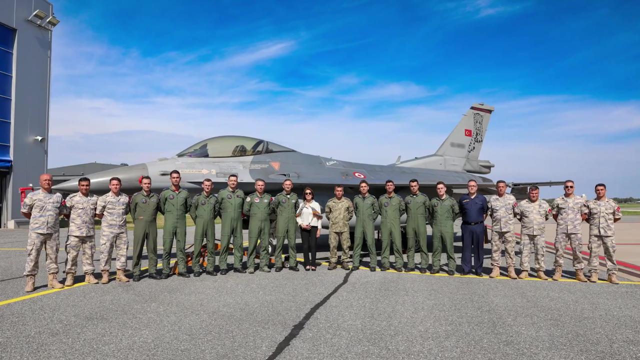 f-16-nato-gorev-2478984.jpg