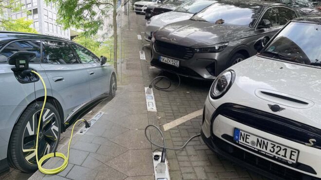 Togg T10F üzerinden dikkat çekti: Kaldırıma entegre elektrikli araç şarj çözümü